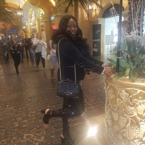 Meet your Posher, Janelle - Picture 3 of 3